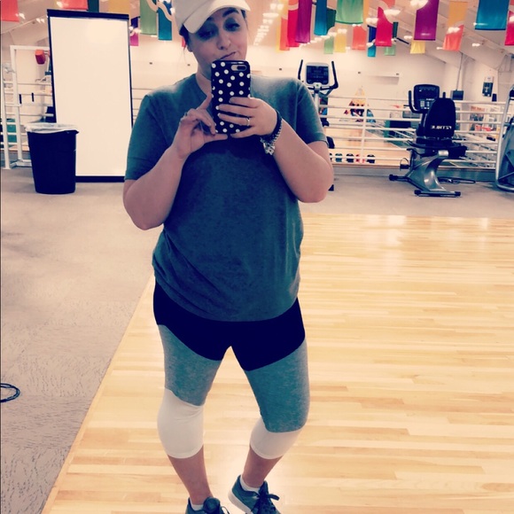 Meet your Poshers; Heather and Jaimy - Picture 6 of 8